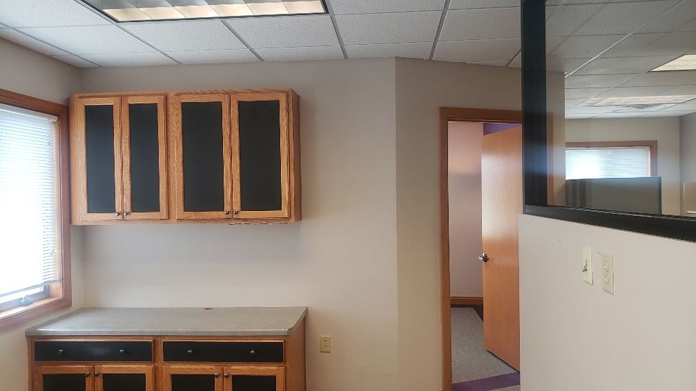 1,422 SF